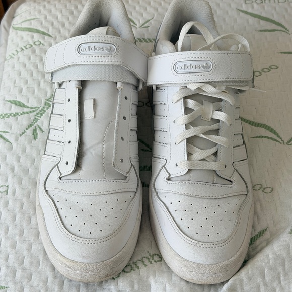 Adidas - Picture 2 of 5